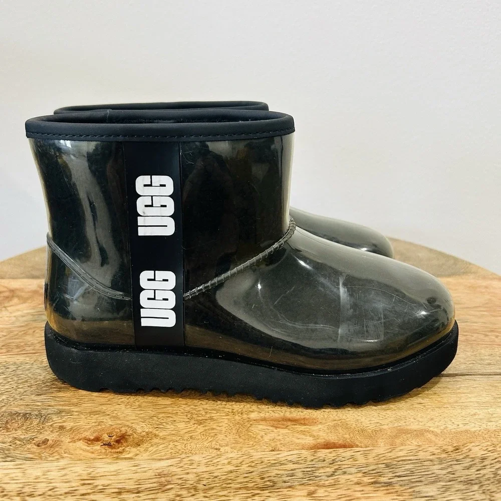 UGG Classic Clear Mini II Girls Size 5Y Black Casual Waterproof Ankle Rain Boots